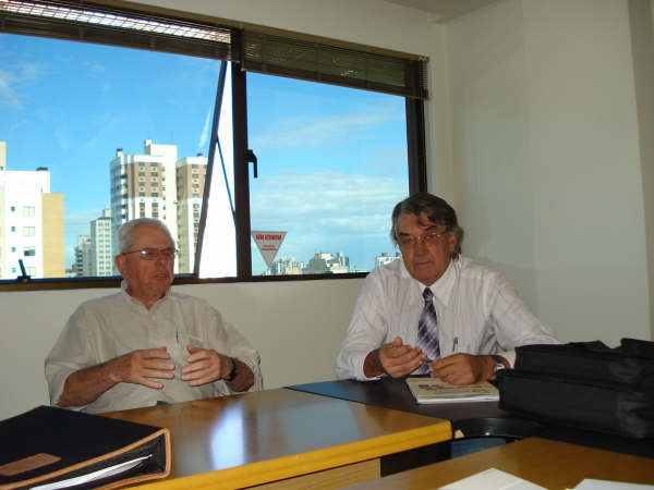 Em reunião na Sargs com o ex-ministro da Agricultura, Eng. Agrônomo Luiz Fernando Cirne Lima